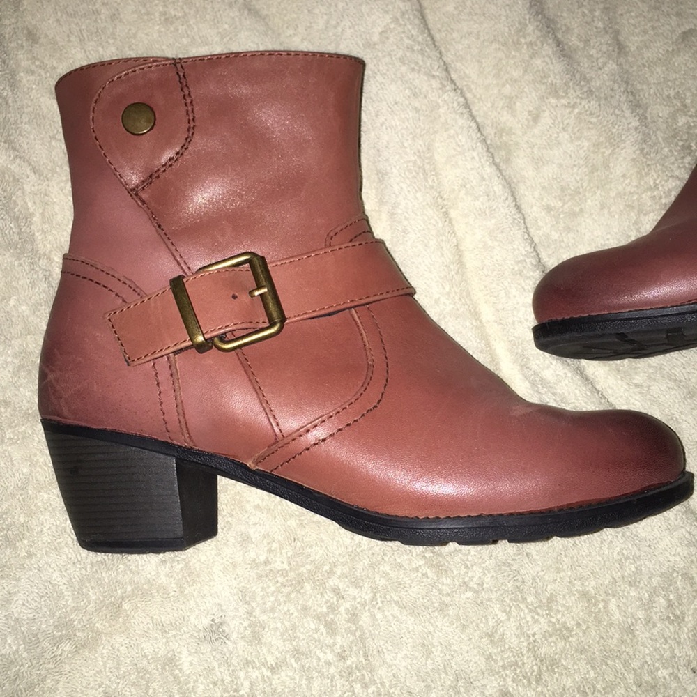 Propet Brown Rust booties